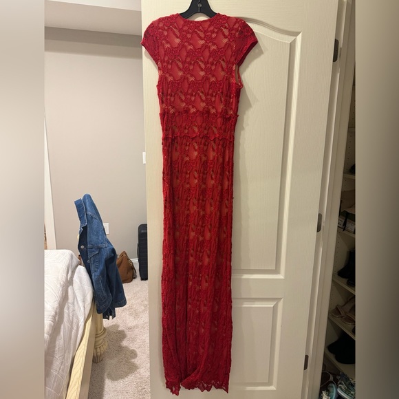 Nightcap by Carisa Rene Lace Gown - Picture 6 of 8